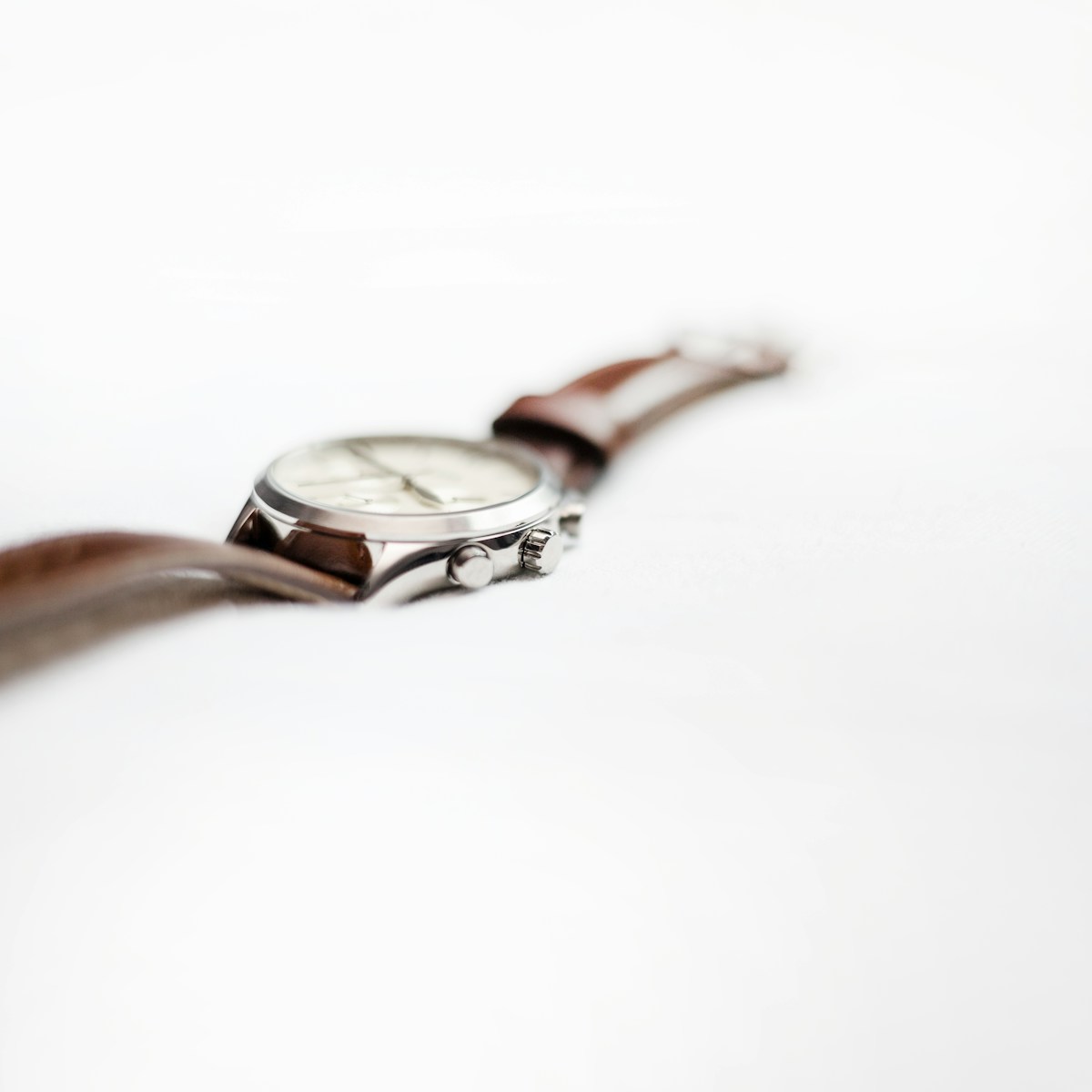 Minimalist Stainless Steel Watch (Unisex)